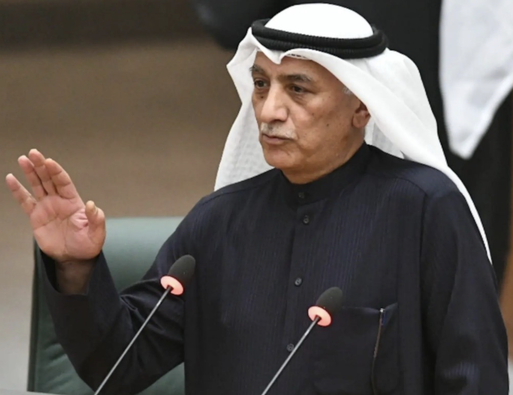 منع نائب سابق من دخول البلاد واستدعاء مواطنين لإظهار تضامنهم عبر الإنترنت